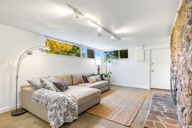 6749 55th Avenue S, Seattle, WA 98118