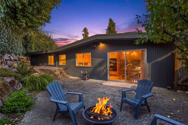 6749 55th Avenue S, Seattle, WA 98118
