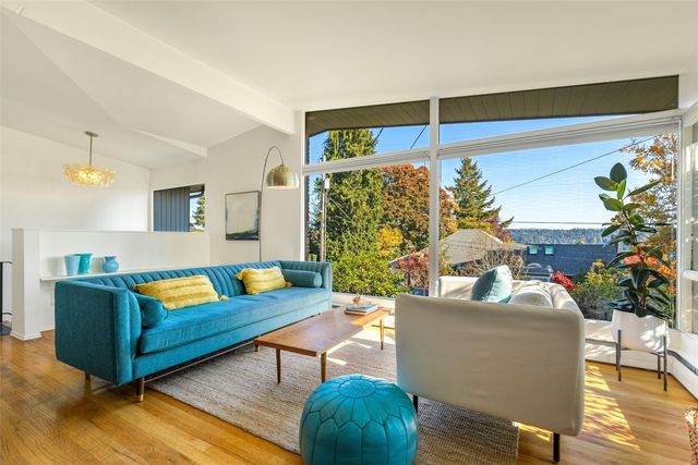 6749 55th Avenue S, Seattle, WA 98118