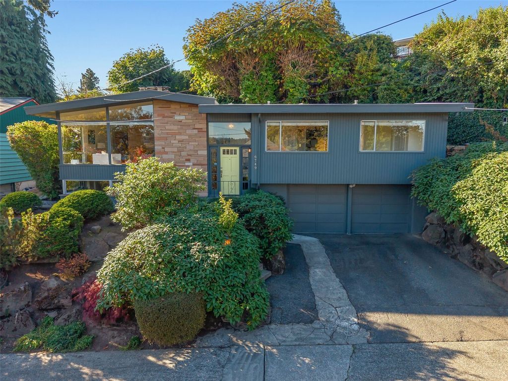 6749 55th Avenue S, Seattle, WA 98118