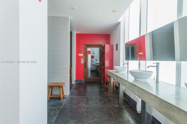 133 NE 2nd Ave 1915, Miami, FL 33132