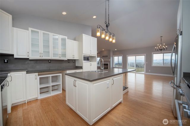 480 Edgemont Loop Road, Ellensburg, WA 98926