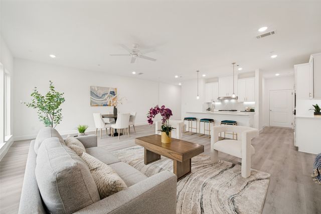 5609 Woodlands Drive, The Colony, TX 75056