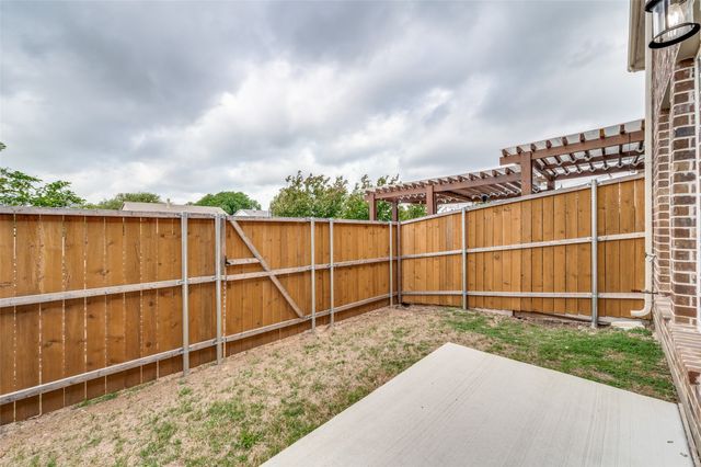 5609 Woodlands Drive, The Colony, TX 75056