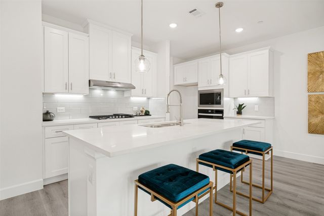 5609 Woodlands Drive, The Colony, TX 75056