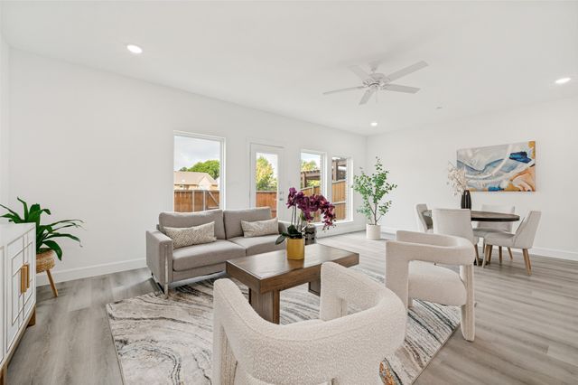 5609 Woodlands Drive, The Colony, TX 75056