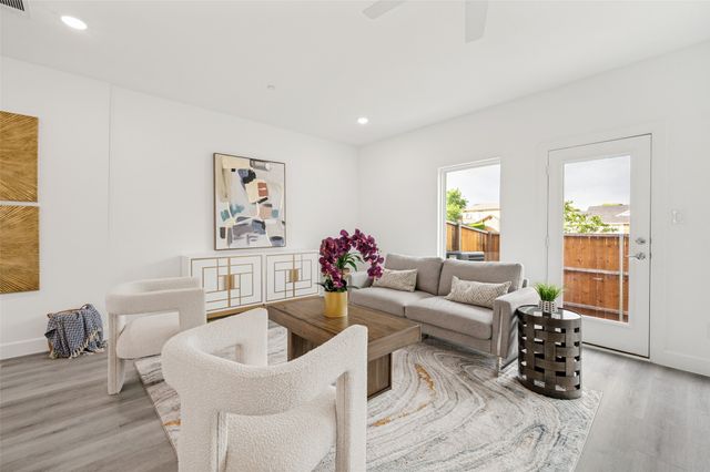 5609 Woodlands Drive, The Colony, TX 75056