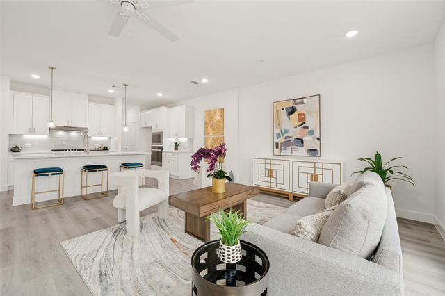 5609 Woodlands Drive, The Colony, TX 75056