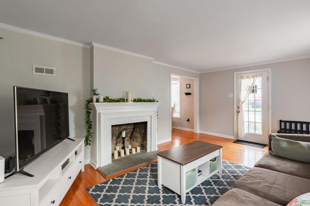 464 N TYSON AVE, Glenside, PA 19038