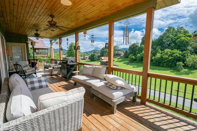 3446 Cove Meadows Drive, Sevierville, TN 37862