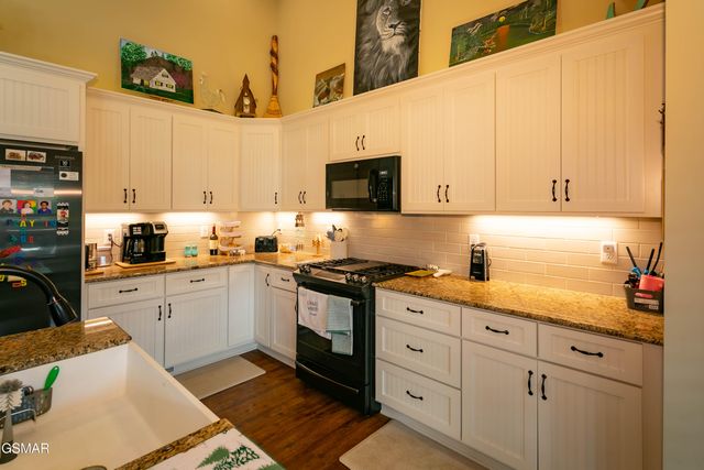 3446 Cove Meadows Drive, Sevierville, TN 37862