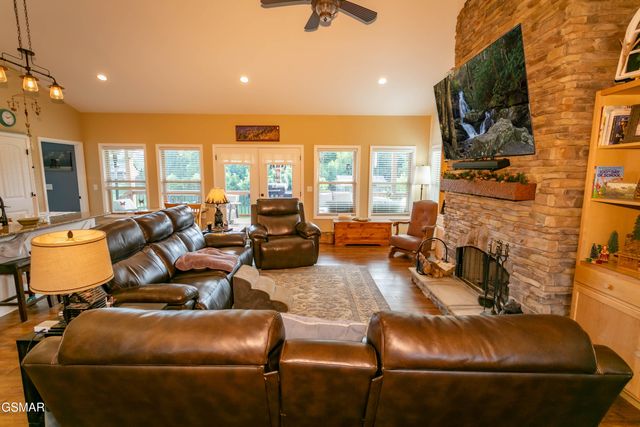 3446 Cove Meadows Drive, Sevierville, TN 37862