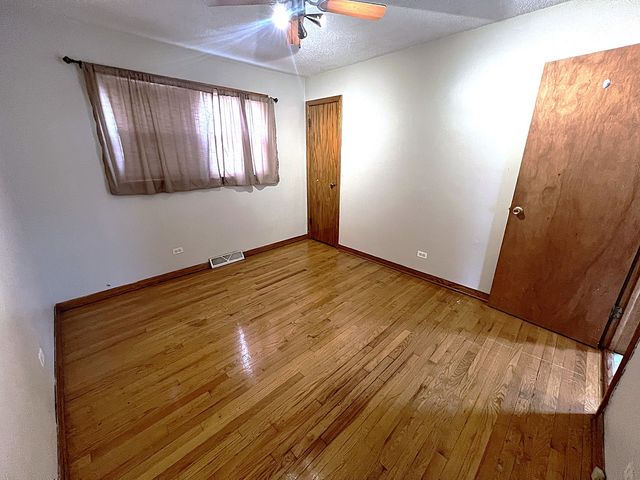 3939 W 84th Place, Chicago, IL 60652