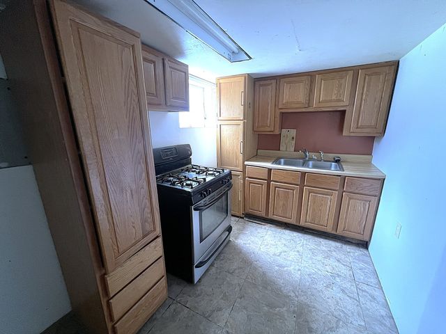 3939 W 84th Place, Chicago, IL 60652