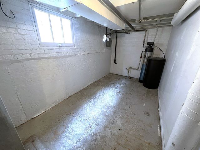 3939 W 84th Place, Chicago, IL 60652