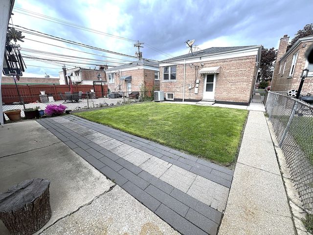3939 W 84th Place, Chicago, IL 60652