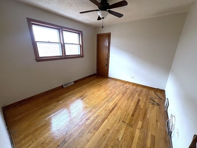 3939 W 84th Place, Chicago, IL 60652