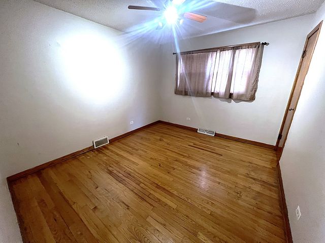 3939 W 84th Place, Chicago, IL 60652