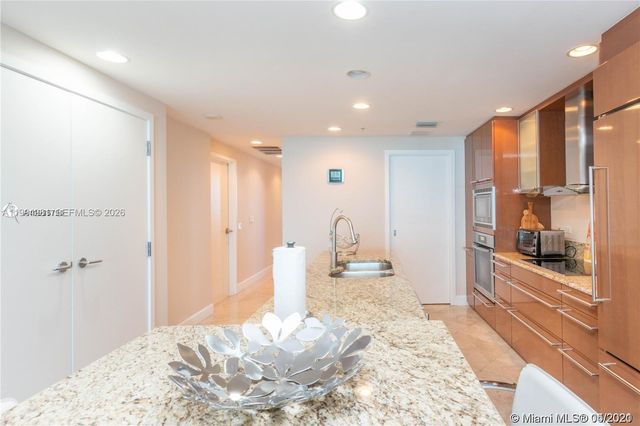 3801 Collins Ave 1102, Miami Beach, FL 33140