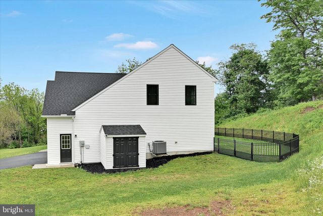 528 DARLINGTON AVE, Jonestown, PA 17038