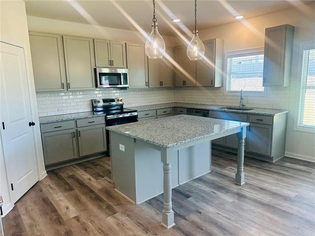 596 Rodeo Drive, Auburn, GA 30011