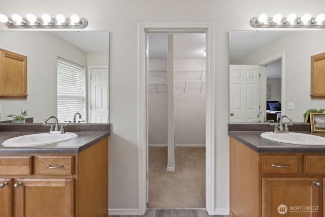 2731 SW Jabirin Way, Port Orchard, WA 98367