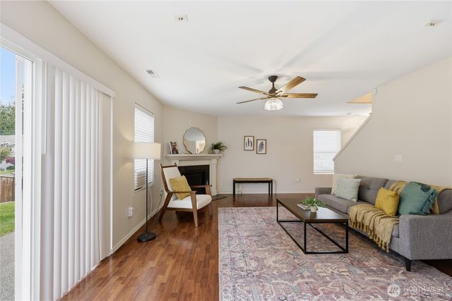 2731 SW Jabirin Way, Port Orchard, WA 98367