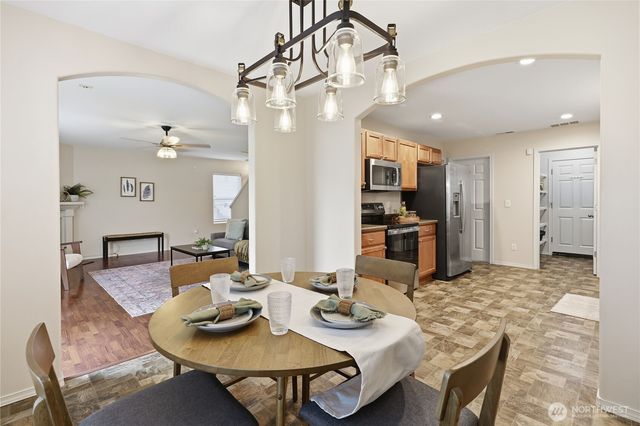 2731 SW Jabirin Way, Port Orchard, WA 98367