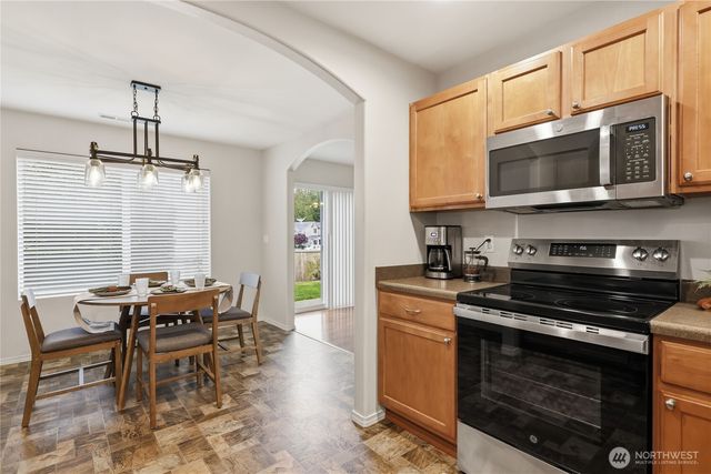 2731 SW Jabirin Way, Port Orchard, WA 98367