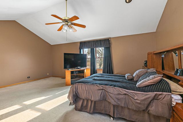 2051 Carlisle Street, Algonquin, IL 60102