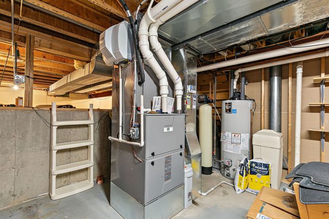 2051 Carlisle Street, Algonquin, IL 60102