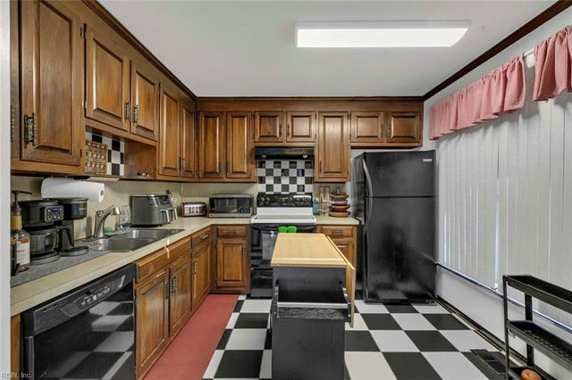 208 Telford DR, Newport News, VA 23602