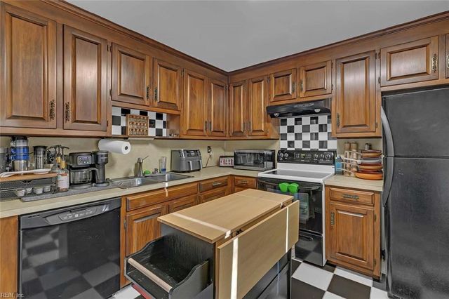 208 Telford DR, Newport News, VA 23602