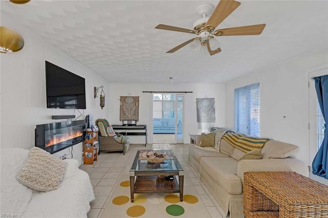 208 Telford DR, Newport News, VA 23602