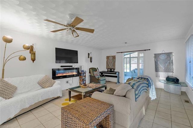 208 Telford DR, Newport News, VA 23602