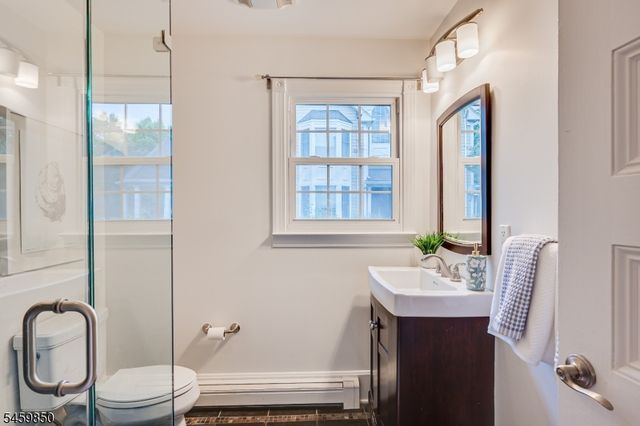 76 Spring St, Metuchen Boro, NJ 08840