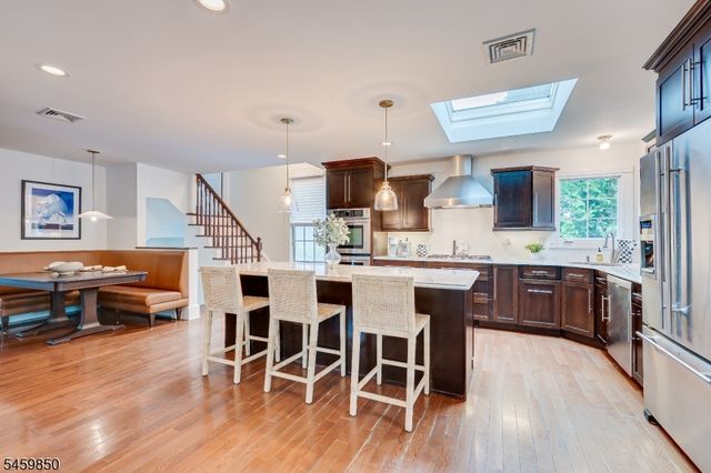 76 Spring St, Metuchen Boro, NJ 08840
