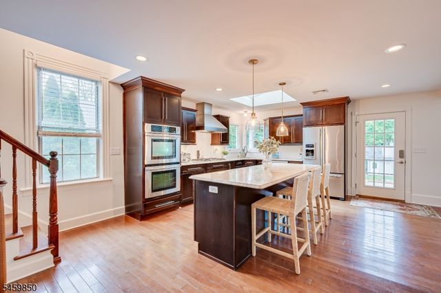 76 Spring St, Metuchen Boro, NJ 08840