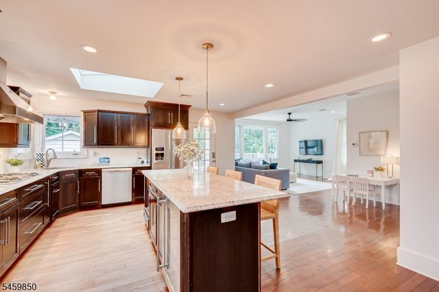 76 Spring St, Metuchen Boro, NJ 08840