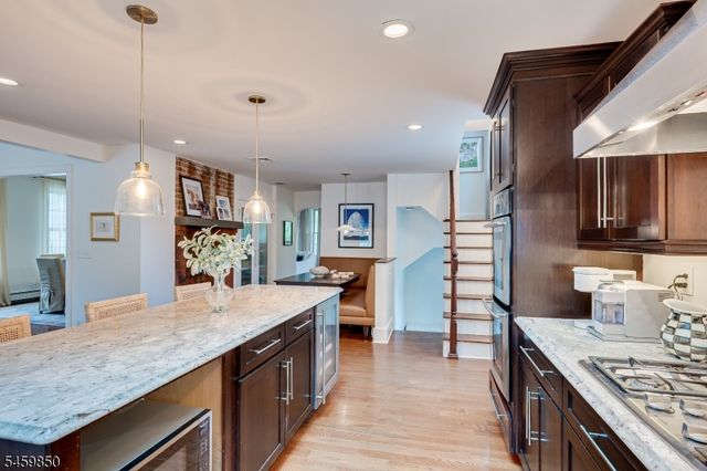 76 Spring St, Metuchen Boro, NJ 08840