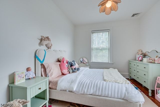 76 Spring St, Metuchen Boro, NJ 08840