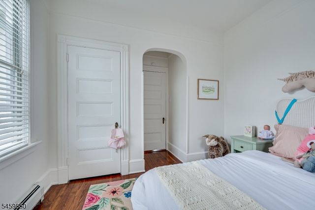 76 Spring St, Metuchen Boro, NJ 08840