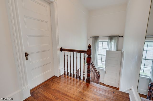 76 Spring St, Metuchen Boro, NJ 08840