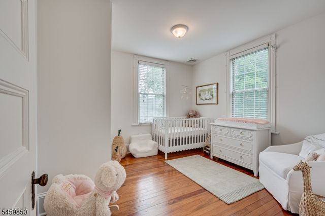 76 Spring St, Metuchen Boro, NJ 08840