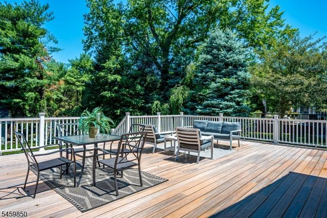 76 Spring St, Metuchen Boro, NJ 08840
