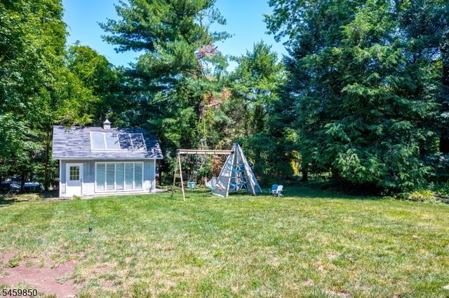 76 Spring St, Metuchen Boro, NJ 08840