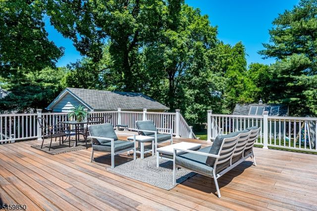 76 Spring St, Metuchen Boro, NJ 08840