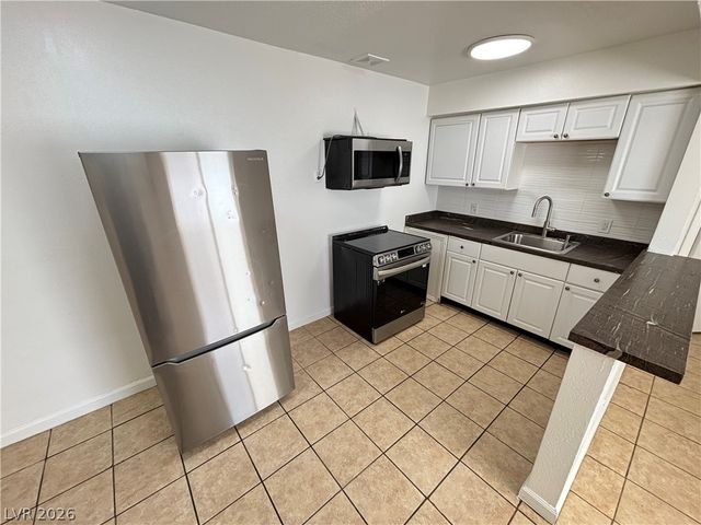239 West Philadelphia Avenue 6, Las Vegas, NV 89102