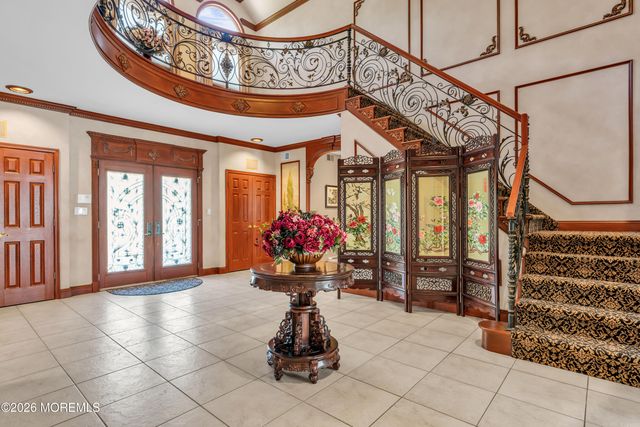 427 Fawns Run, Morganville, NJ 07751