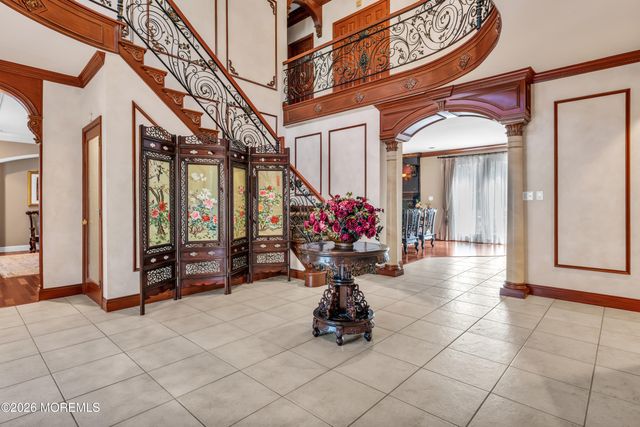 427 Fawns Run, Morganville, NJ 07751